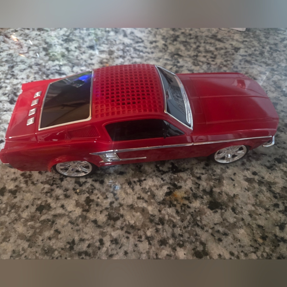 NIB Wireless Car Speaker with TF/USB/FM RADIO